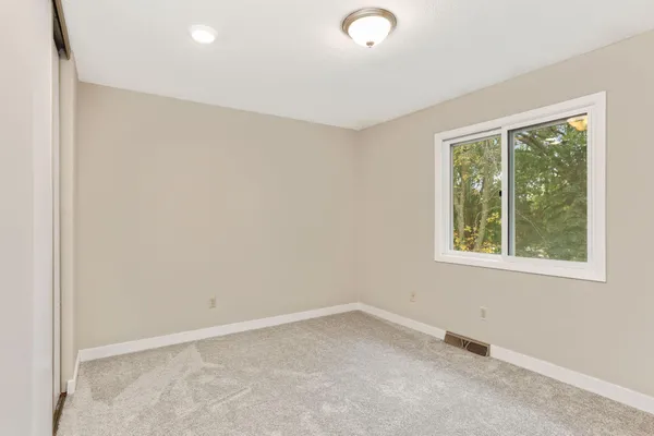 $2,495 | 8616 Windward Circle, Eden Prairie, MN 55344