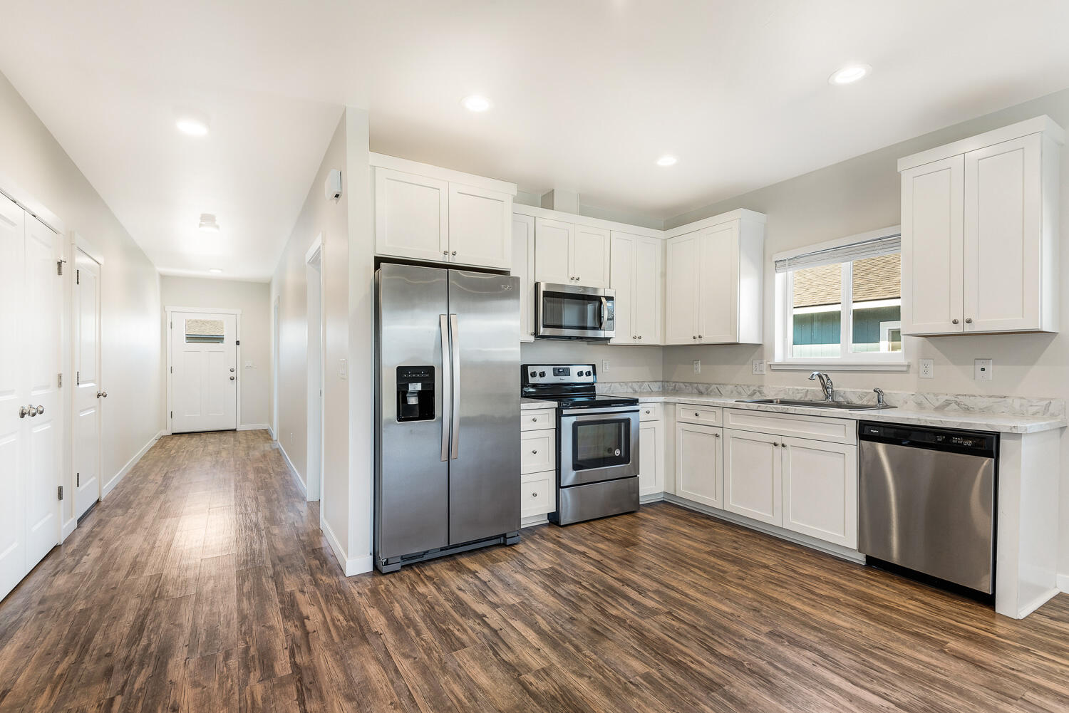16424 Bassett Road La Pine, OR 97739 - Photo 5 of 34 5