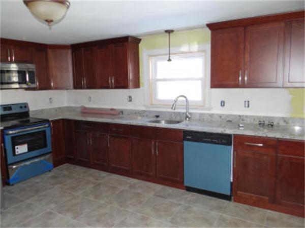 13 Fiske Road Saugus, MA 01906 - Photo 5 of 16 Gallery Image 5