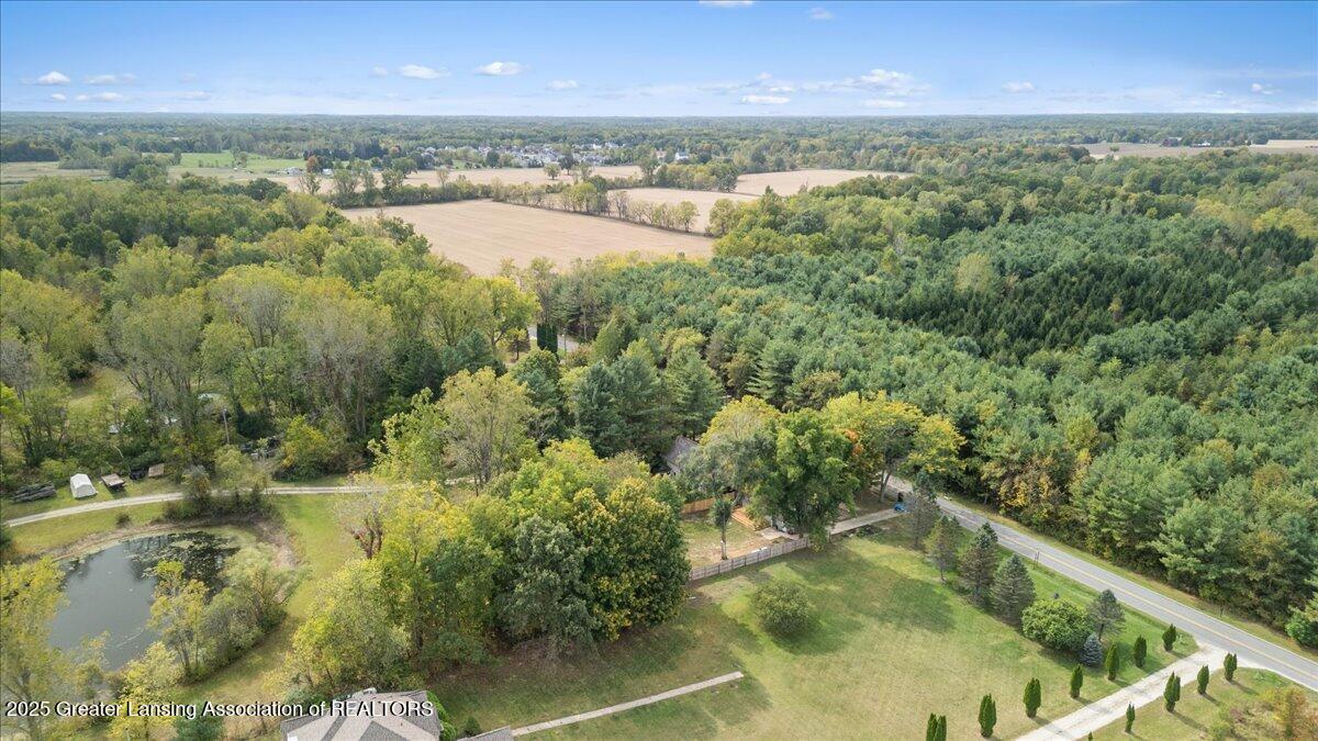 2360 Gilbert Road Lansing, MI 48911 - Photo 34 of 36 26-Media Jett - 08