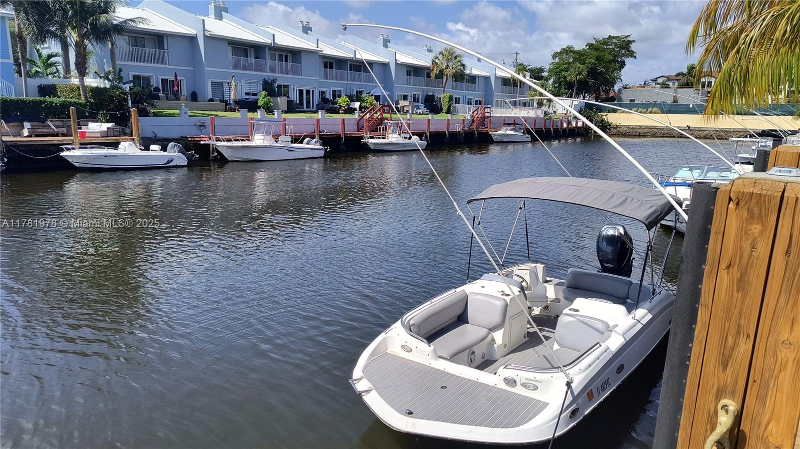 4500 North Federal Highway, Unit 352F Lighthouse Point, FL 33064 - Photo 30 of 32 a view of an ocean view with a swimming pool