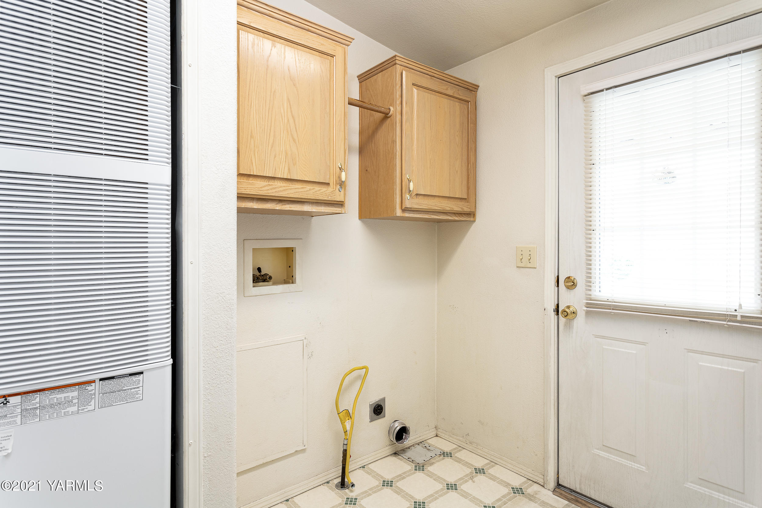 3811 Commonwealth Road Yakima, WA 98901 - Photo 24 of 29 Laundry