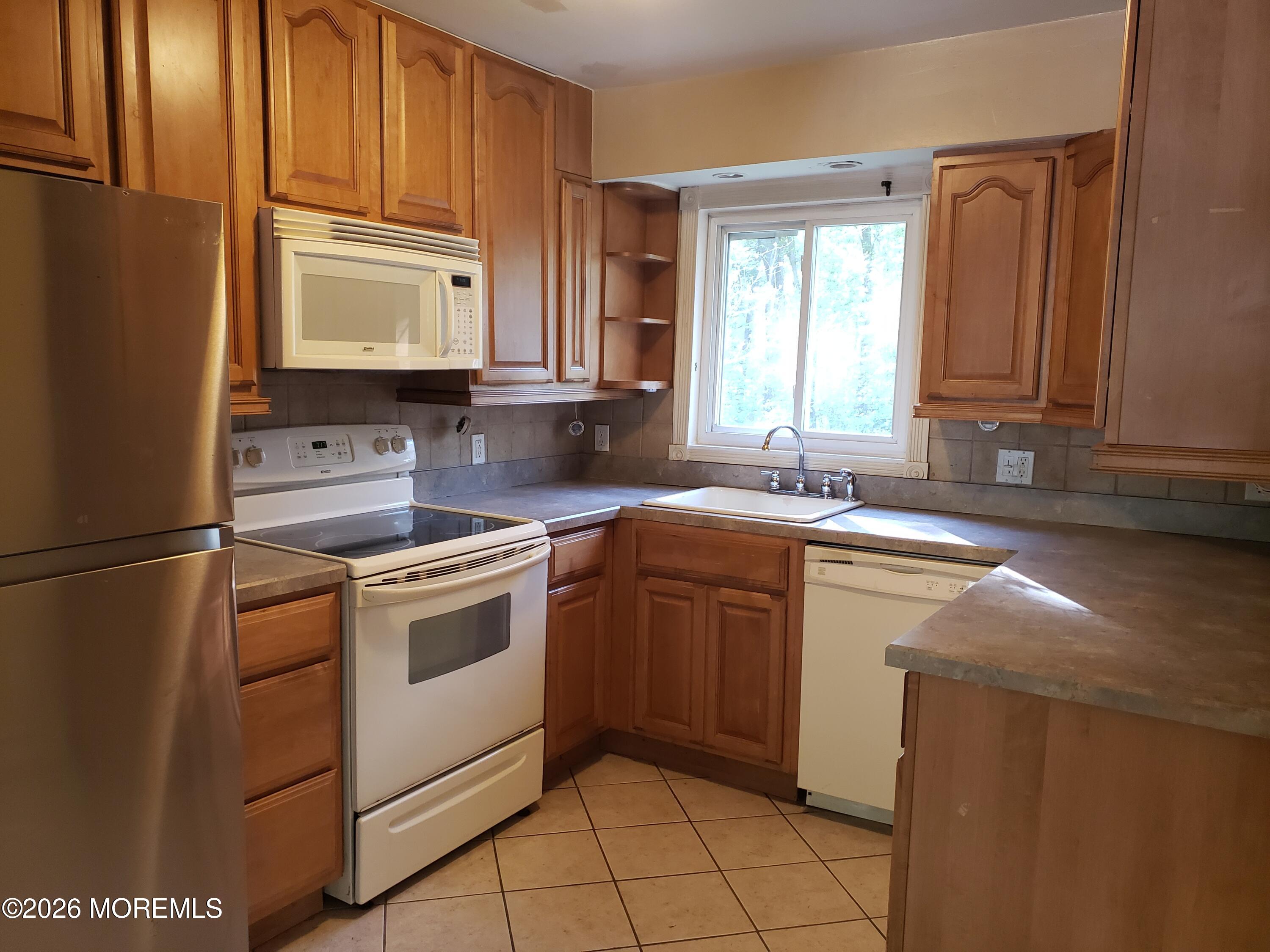 689 Freehold Road Jackson, NJ 08527 - Photo 35 of 58 20260513_081851
