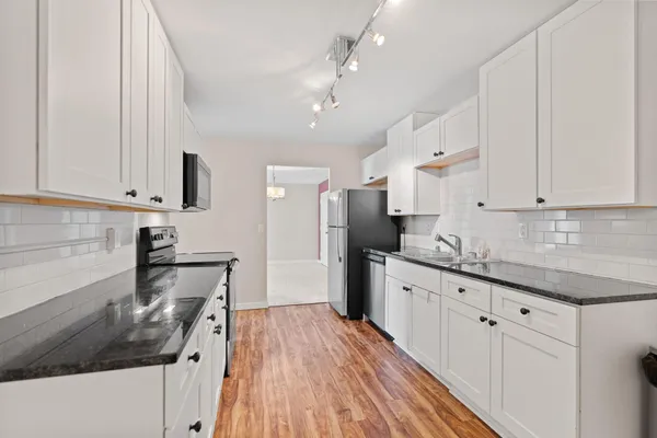 $144,900 | 6450 York Avenue South, Unit 308, Edina, MN 55435