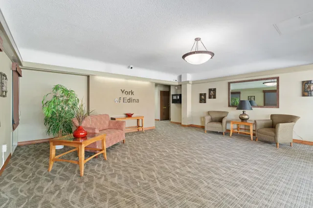 $149,900 | 6450 York Avenue South, Unit 308, Edina, MN 55435