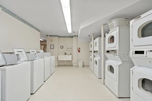 $139,900 | 6450 York Avenue South, Unit 308, Edina, MN 55435