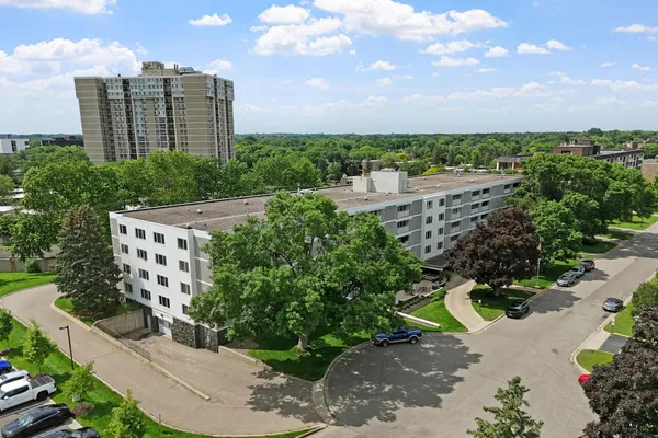 $139,900 | 6450 York Avenue South, Unit 308, Edina, MN 55435
