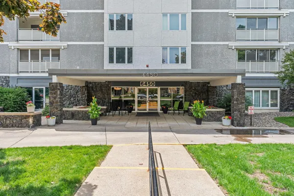 $139,900 | 6450 York Avenue South, Unit 308, Edina, MN 55435