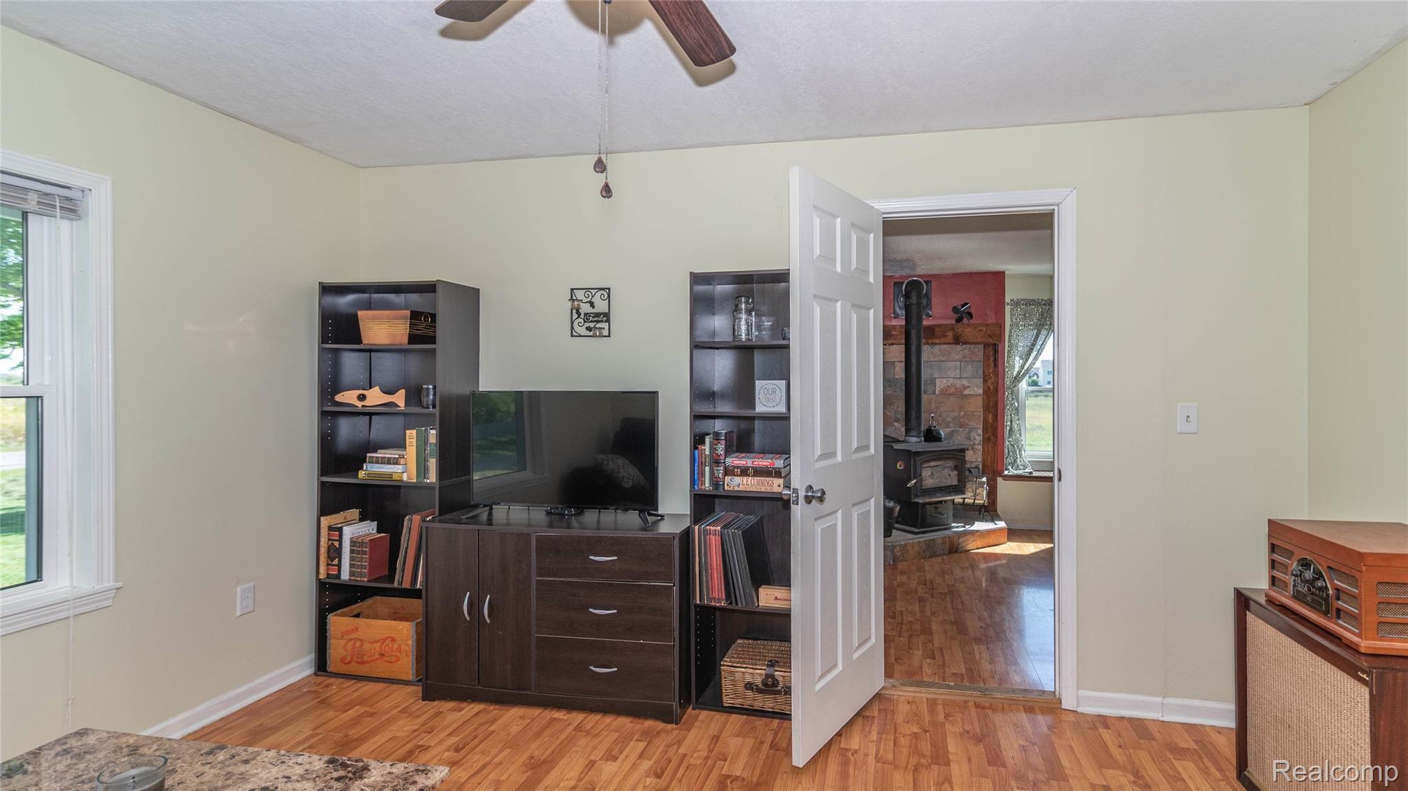 1173 Dundee Azalia Road Dundee, MI 48131 - Photo 9 of 68 00__5.jpg