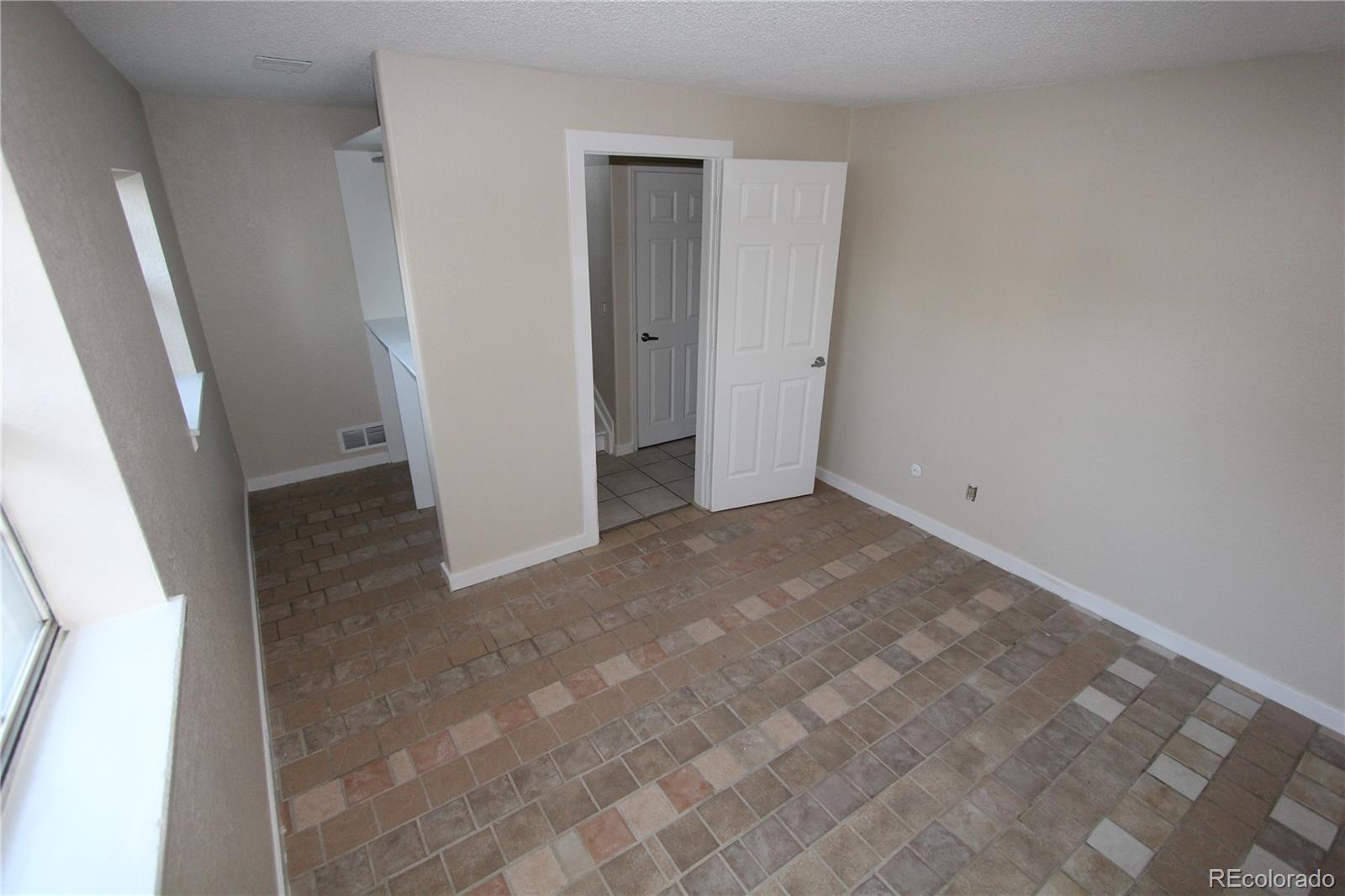4581 Fraser Way Denver, CO 80239 - Photo 12 of 19