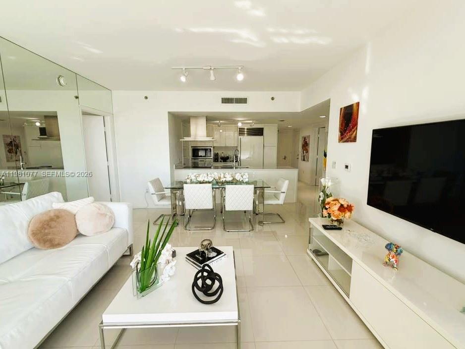 495 Brickell Avenue, Unit 511 Miami, FL 33131 - Photo 7 of 18