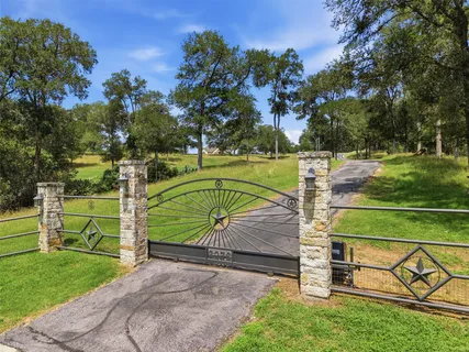 $1,700,000 | 2936 Farm To Market Road 1704, Elgin, TX 78621