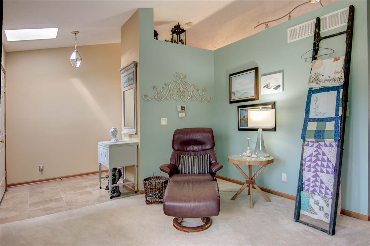 1135 Ingram Road Rockford, IL 61108 - Photo 4 of 25 Gallery Image 4