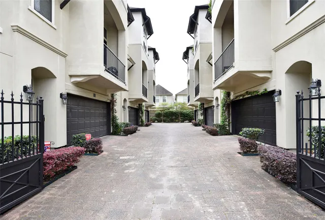 $3,250 | 5813 A Kiam Street, Houston, TX 77007