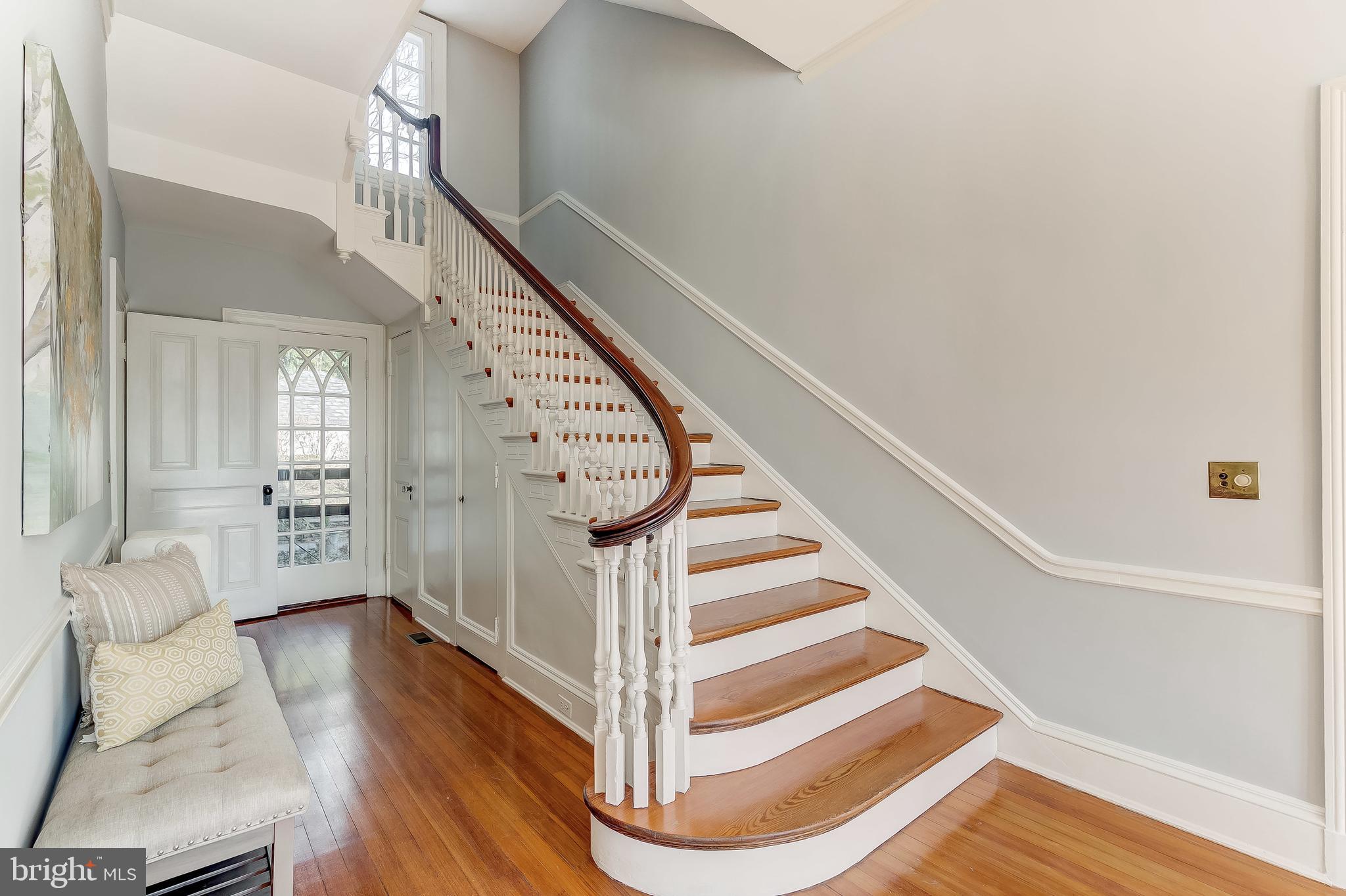 500 Overhill Road Baltimore, MD 21210 - Photo 28 of 67 Graceful curved bannister-old world craftmanship