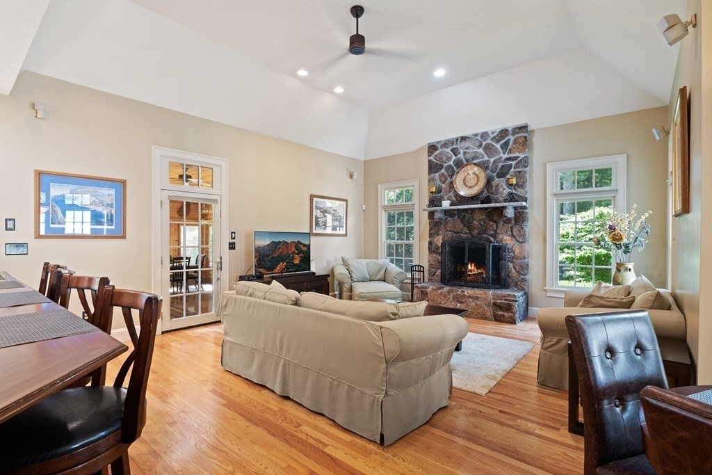 12 Sexton Farm Road Walpole, MA 02081 - Photo 7 of 42