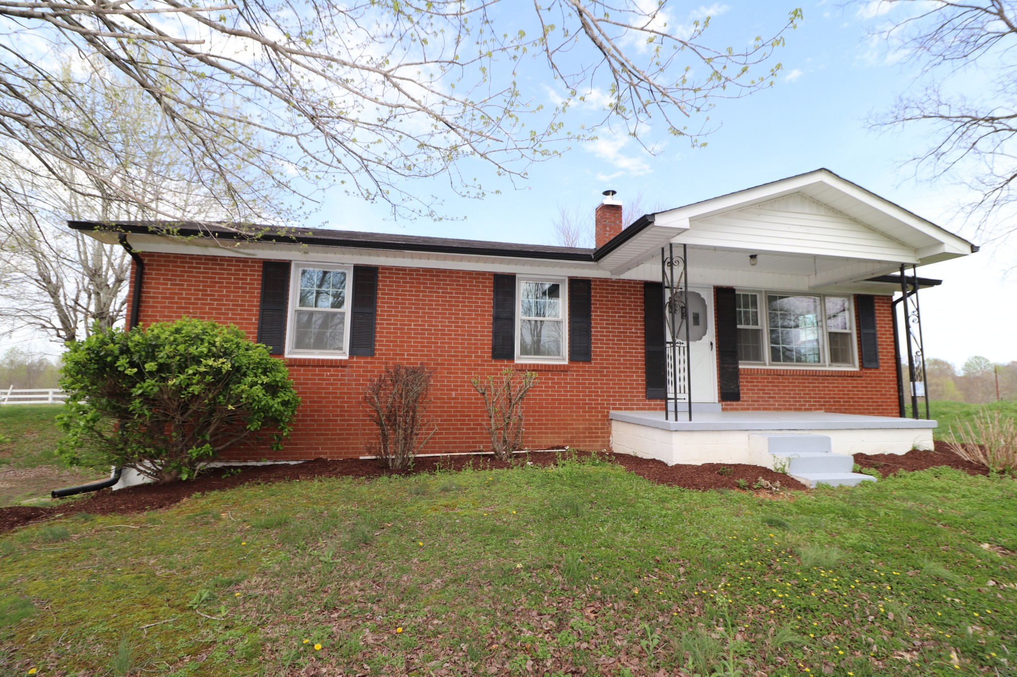 696 Hawkins Road Westmoreland, TN 37186 - Photo 1 of 31 Gallery Image 1