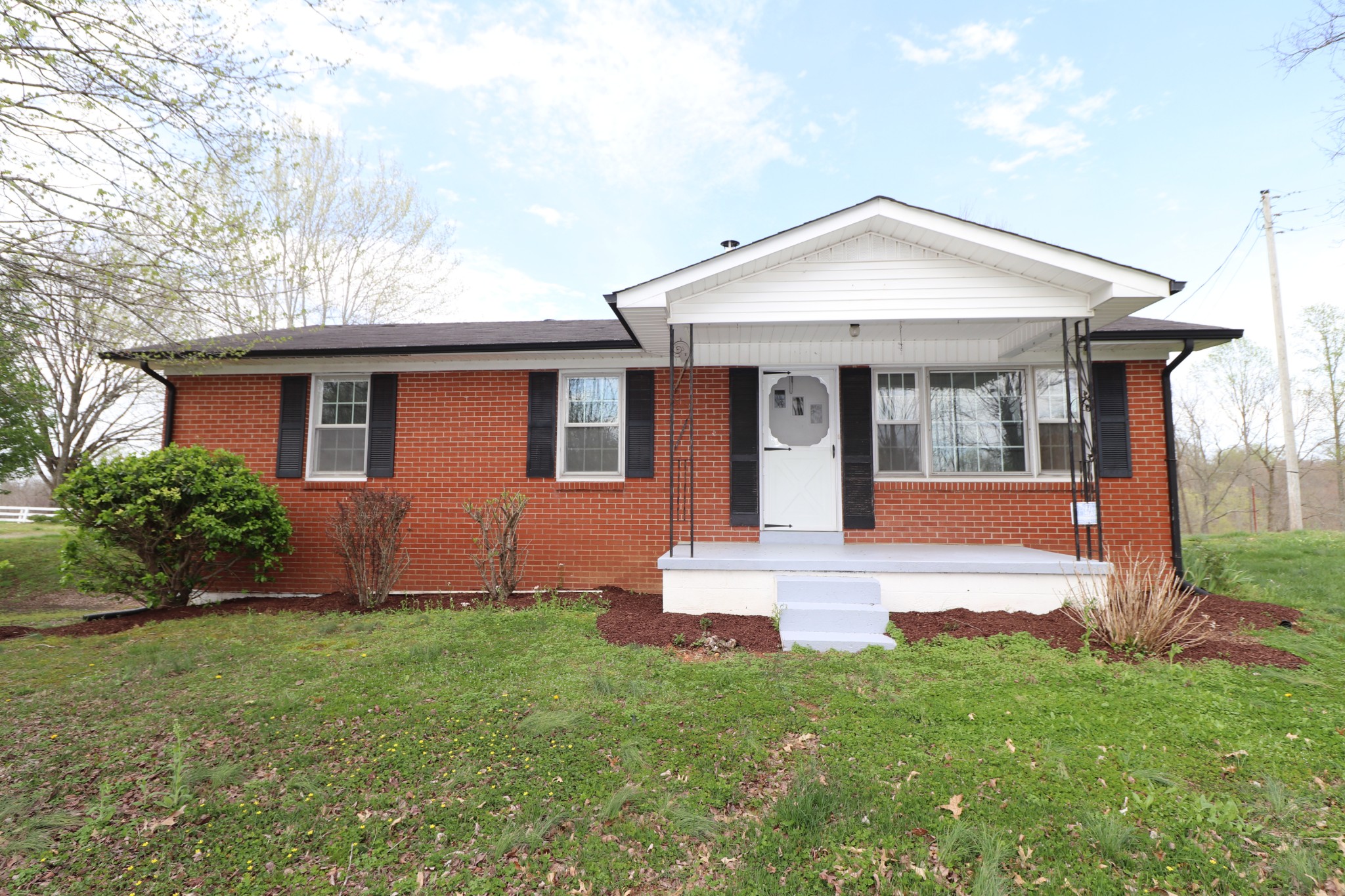 696 Hawkins Road Westmoreland, TN 37186 - Photo 2 of 31 Gallery Image 2