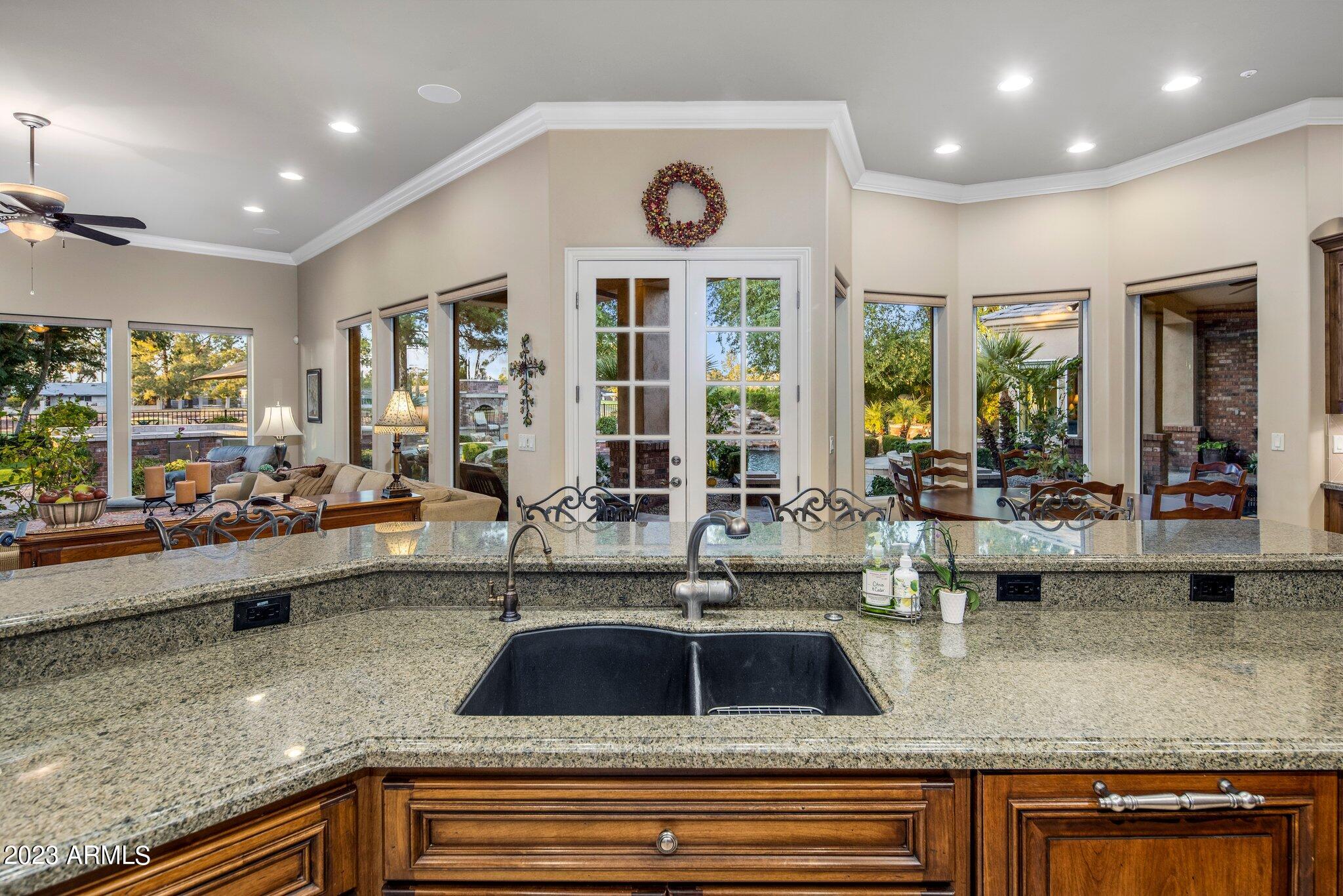 158 West Boca Raton Road Phoenix, AZ 85023 - Photo 15 of 50 Kitchen