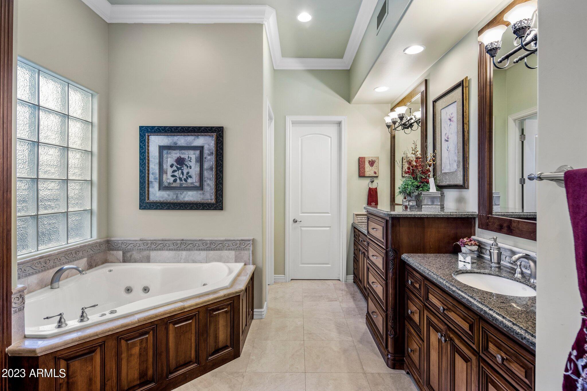 158 West Boca Raton Road Phoenix, AZ 85023 - Photo 21 of 50 Primary Bathroom