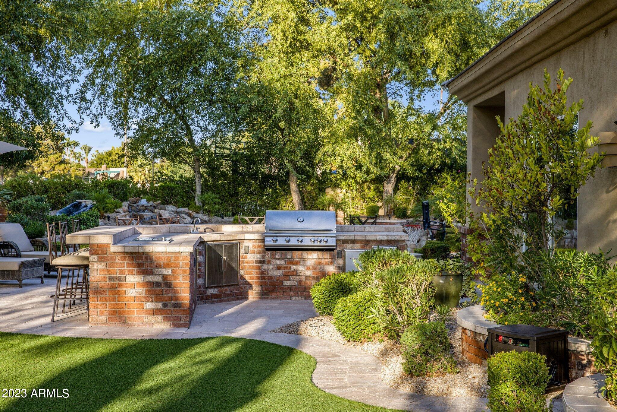 158 West Boca Raton Road Phoenix, AZ 85023 - Photo 37 of 50 Outdoor Kitchen