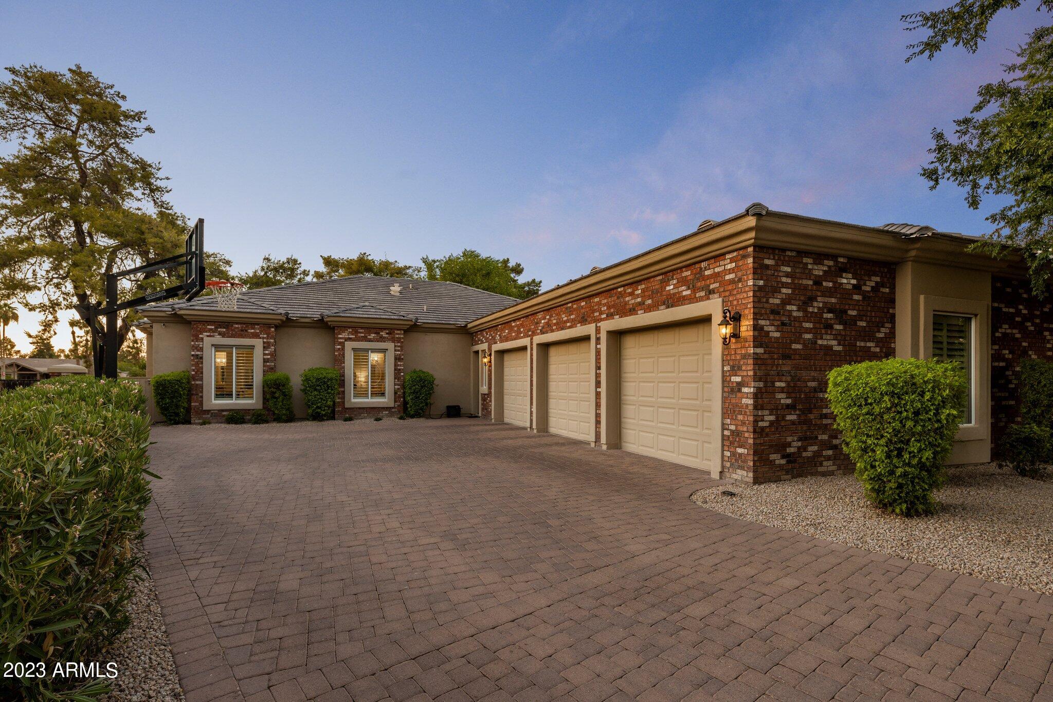 158 West Boca Raton Road Phoenix, AZ 85023 - Photo 49 of 50 Driveway and Garage