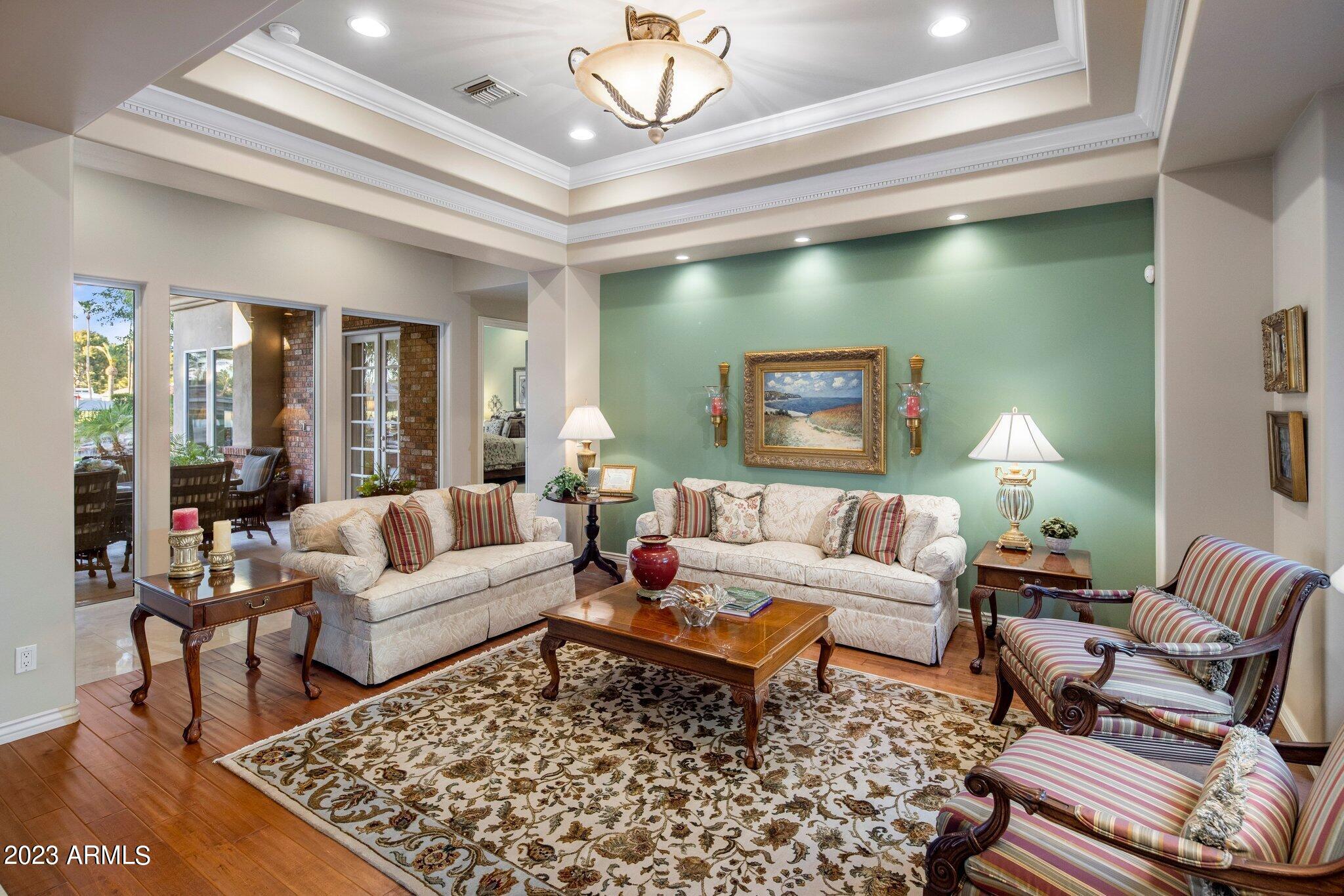158 West Boca Raton Road Phoenix, AZ 85023 - Photo 7 of 50 Living Room