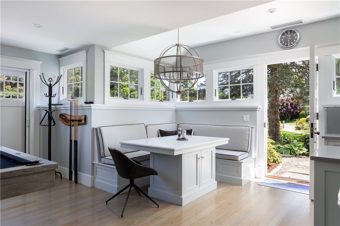 330 Rumstick Road Barrington, RI 02806 - Photo 39 of 47 Carriage House dining area