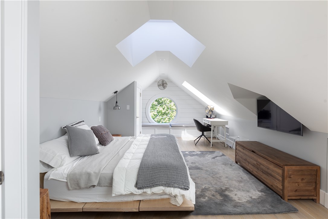 330 Rumstick Road Barrington, RI 02806 - Photo 40 of 47 Carriage House bedroom