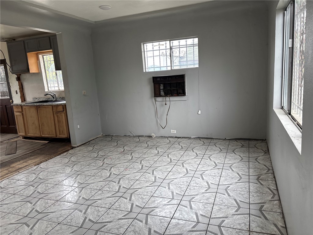 443 West Cedar Street Compton, CA 90220 - Photo 9 of 38