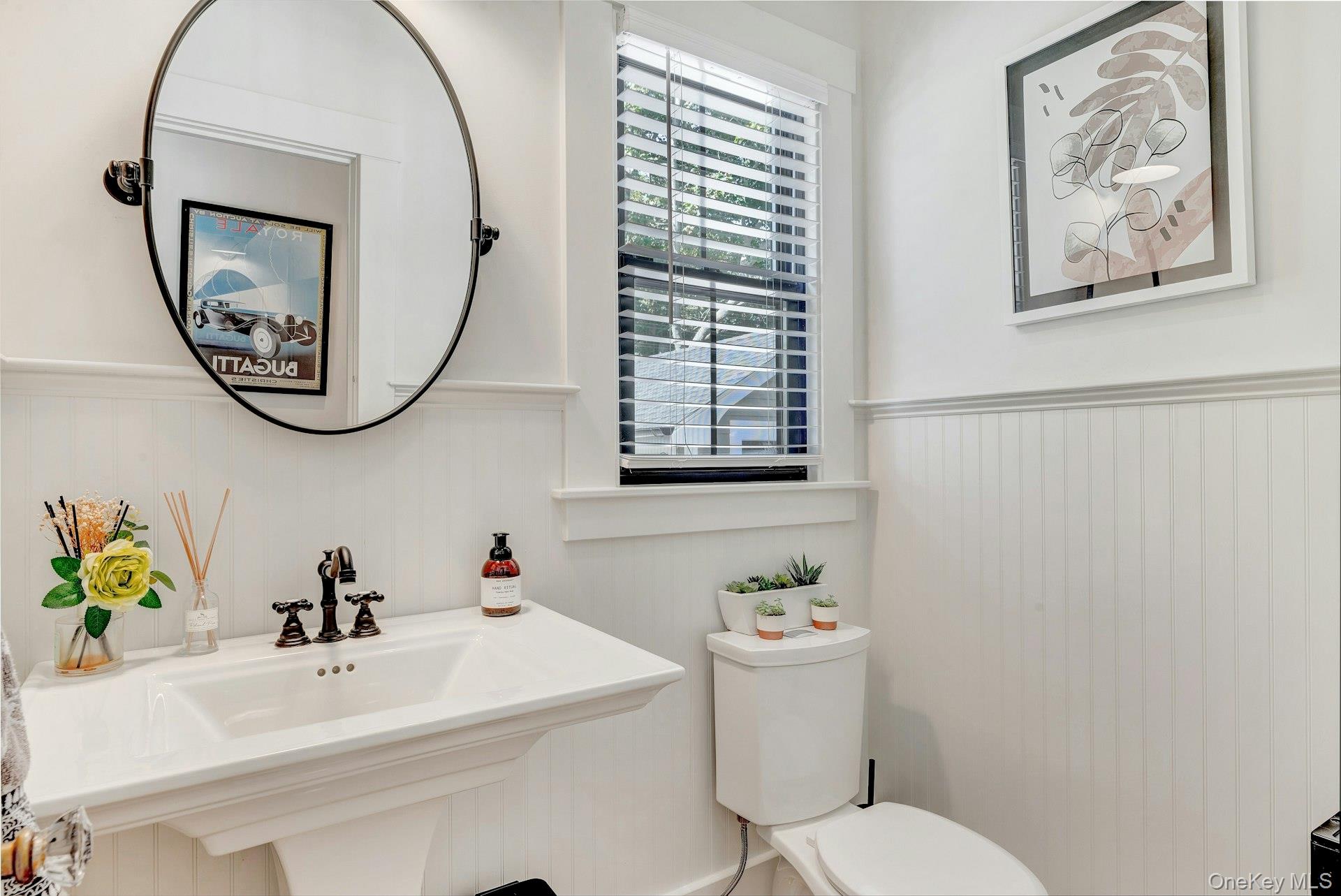 619 Bailey Avenue Greenport, NY 11944 - Photo 13 of 34 1st Floor - 1/2 Bathroom