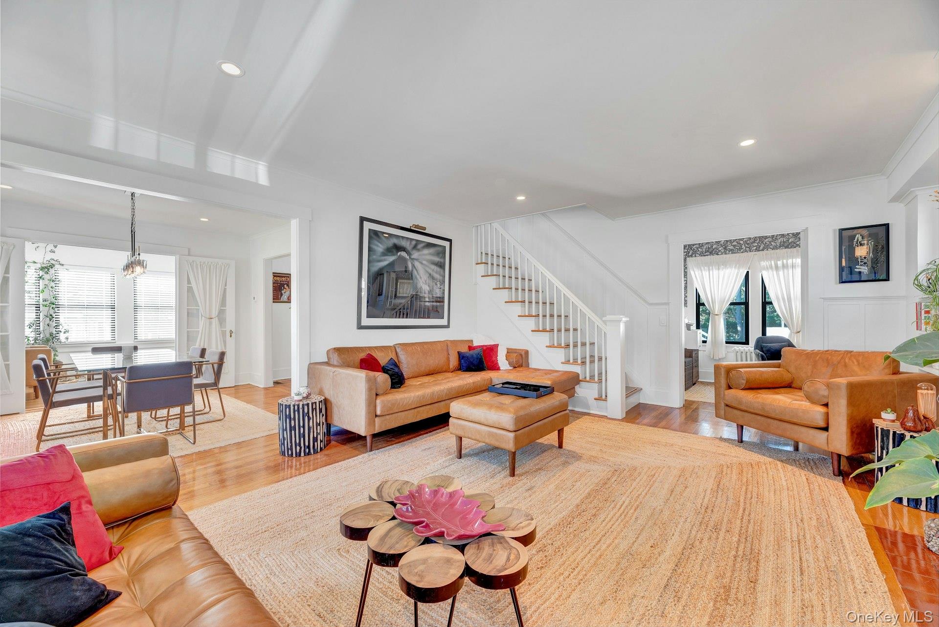 619 Bailey Avenue Greenport, NY 11944 - Photo 2 of 34 Living Room Photo 1