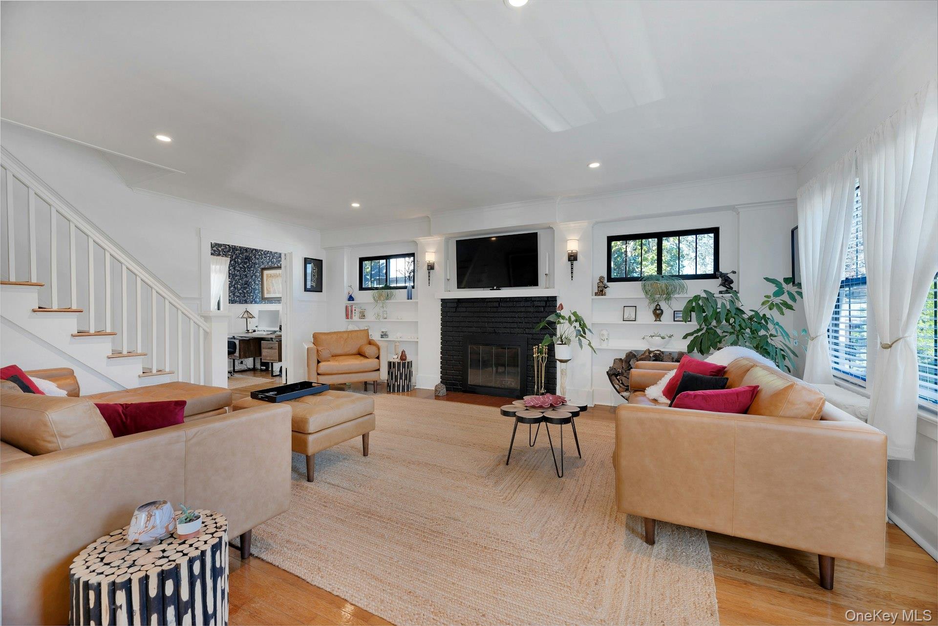 619 Bailey Avenue Greenport, NY 11944 - Photo 3 of 34 Living Room Photo 2