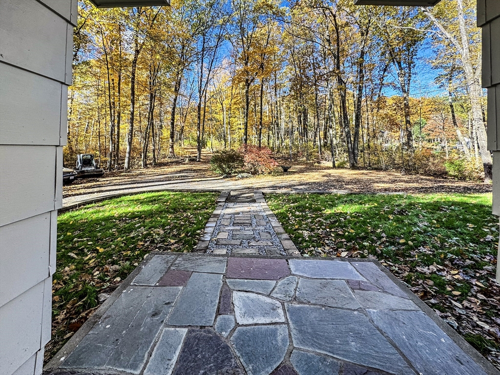 201 Pierce Road West Brookfield, MA 01585 - Photo 22 of 27