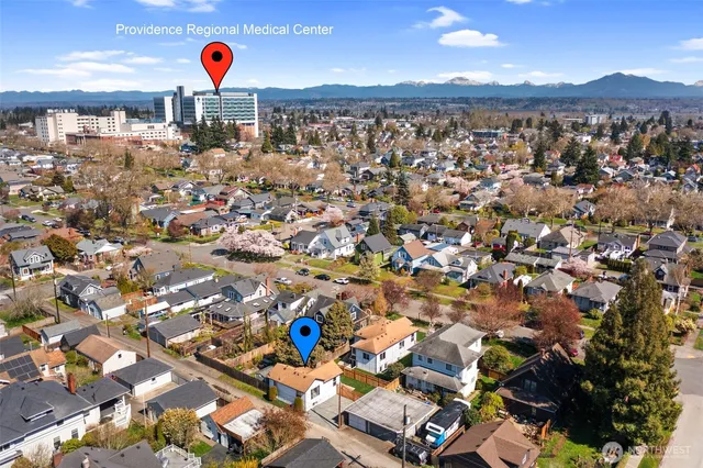 a view of entryway with a front door