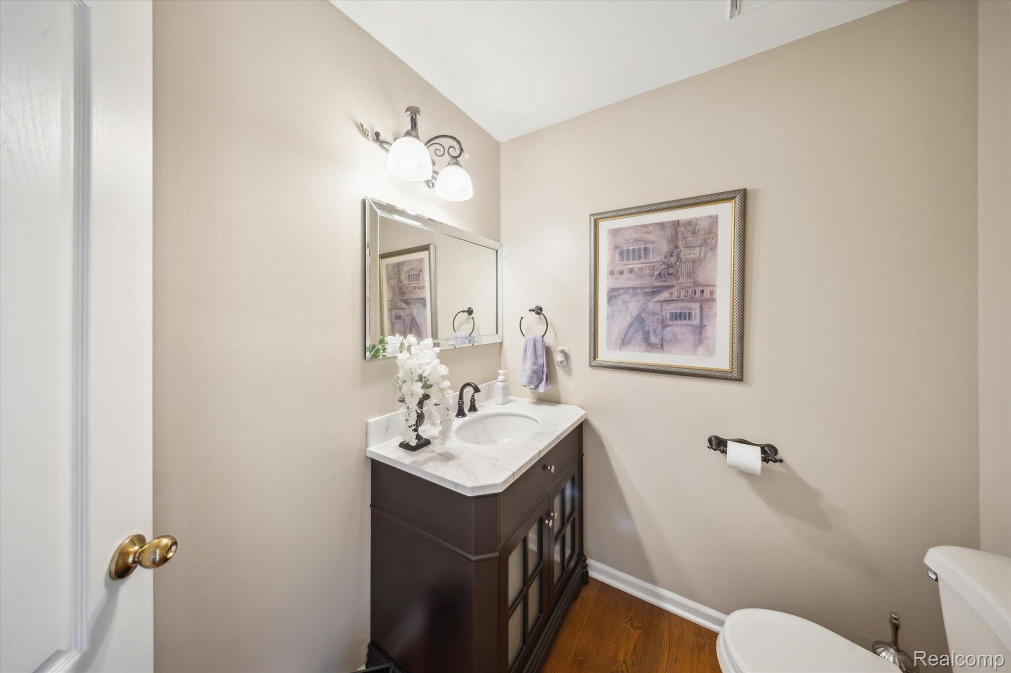 56764 Jewell Road Utica, MI 48315 - Photo 29 of 54 31-56764-Jewell-Rd-Shelby-Township-MI-48315-WindowStill-50.jpg