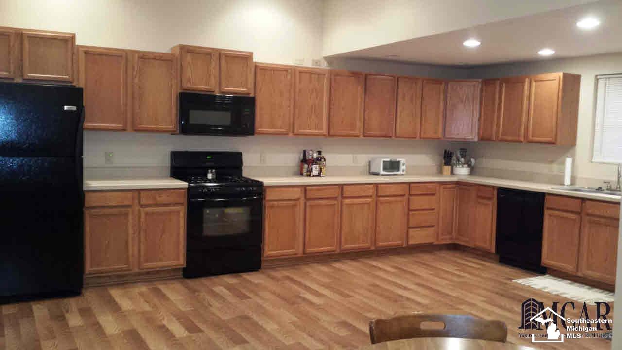 1413 Samaria Road Temperance, MI 48182 - Photo 8 of 19 Kitchen