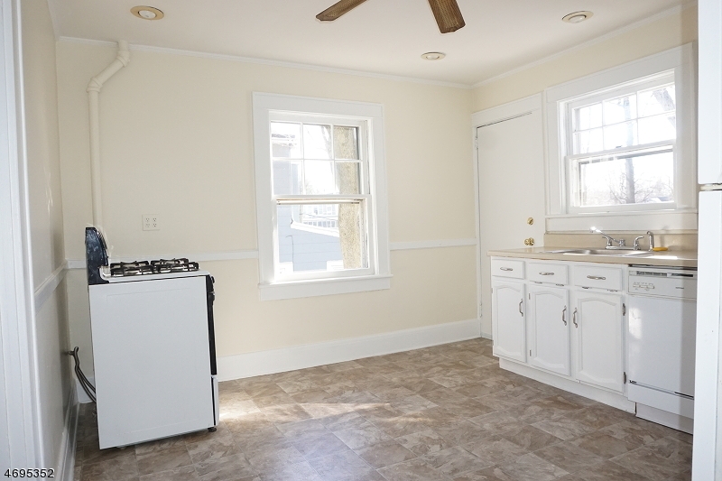 940 Prospect Avenue, Unit 2 Plainfield, NJ 07060 - Photo 8 of 17