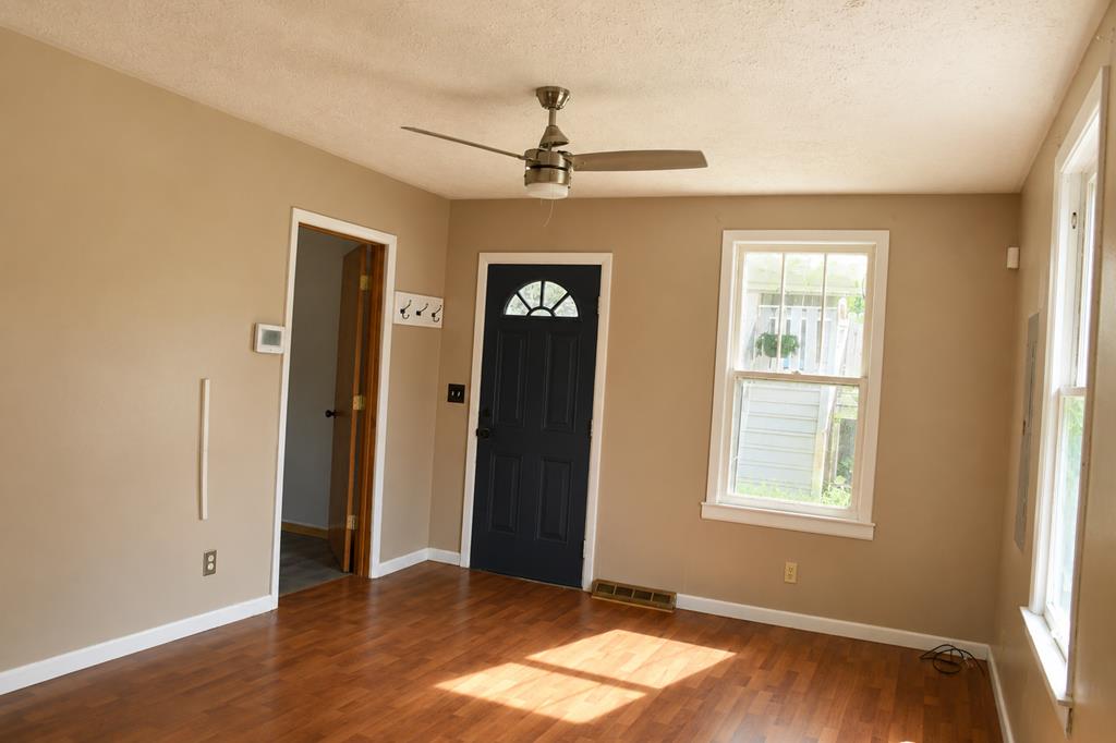 467 Earl's Br Road Pounding Mill, VA 24637 - Photo 5 of 51 Gallery Image 5