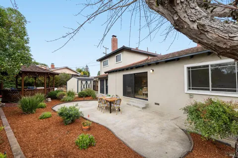 $1,195,000 | 35 Corte Alta, Novato, CA 94949