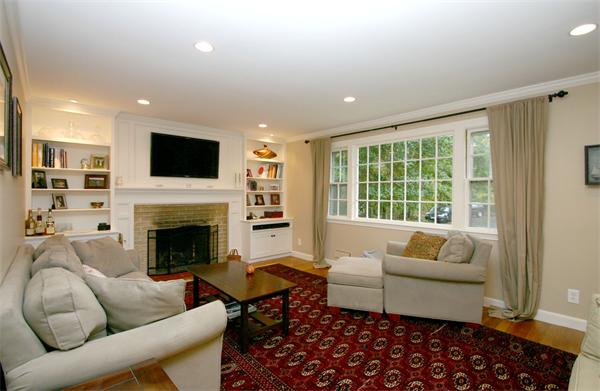 7 Red Barn Road Wayland, MA 01778 - Photo 2 of 25