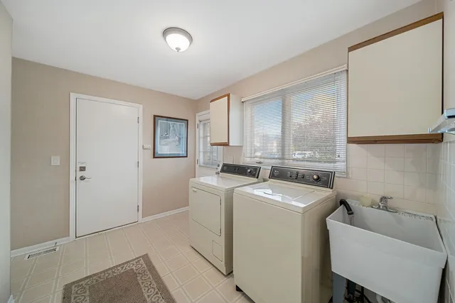 $549,900 | 701 North Victoria Drive, Palatine, IL 60074