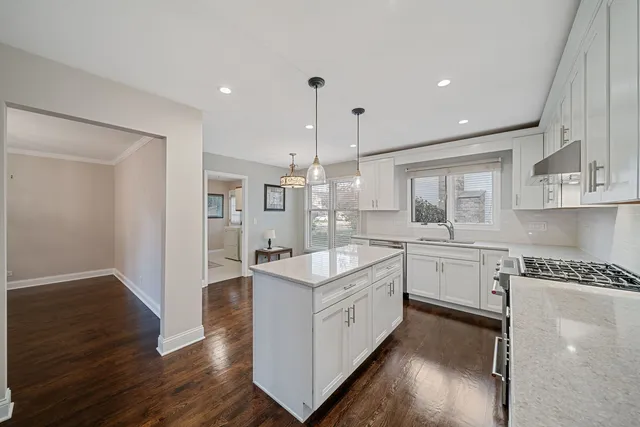 $549,900 | 701 North Victoria Drive, Palatine, IL 60074