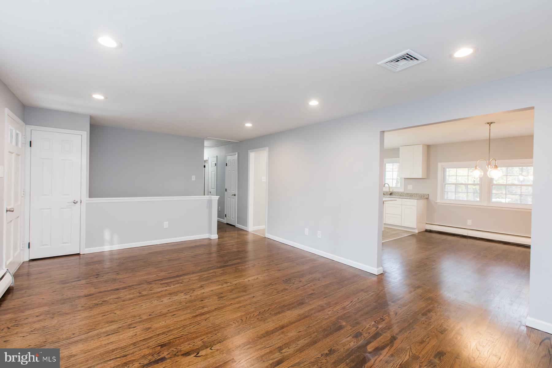242 Fox Road Media, PA 19063 - Photo 13 of 32 LR into the Dining Room