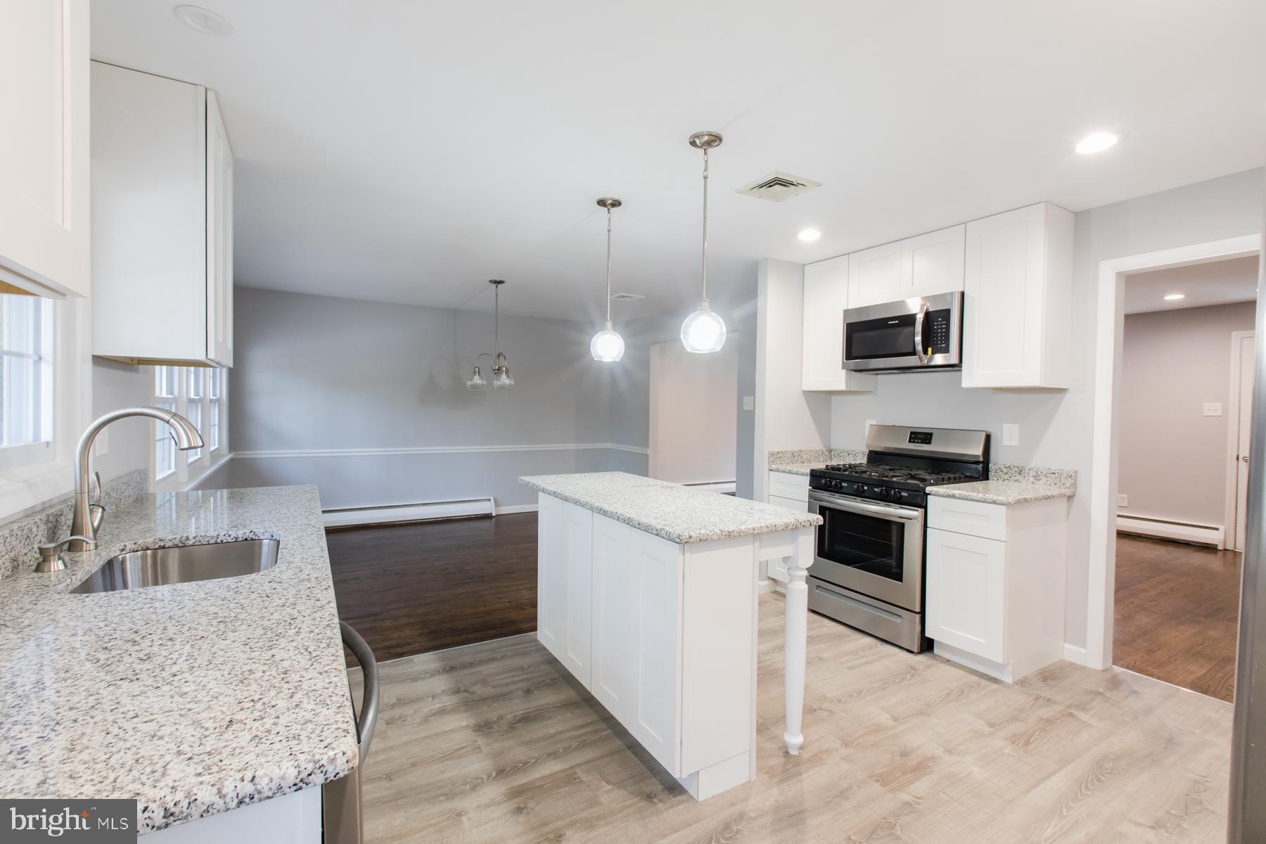 242 Fox Road Media, PA 19063 - Photo 3 of 32