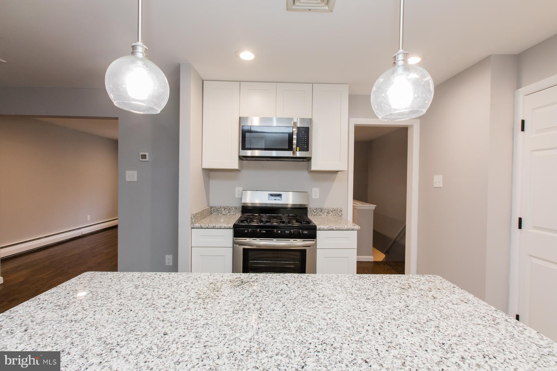 242 Fox Road Media, PA 19063 - Photo 4 of 32