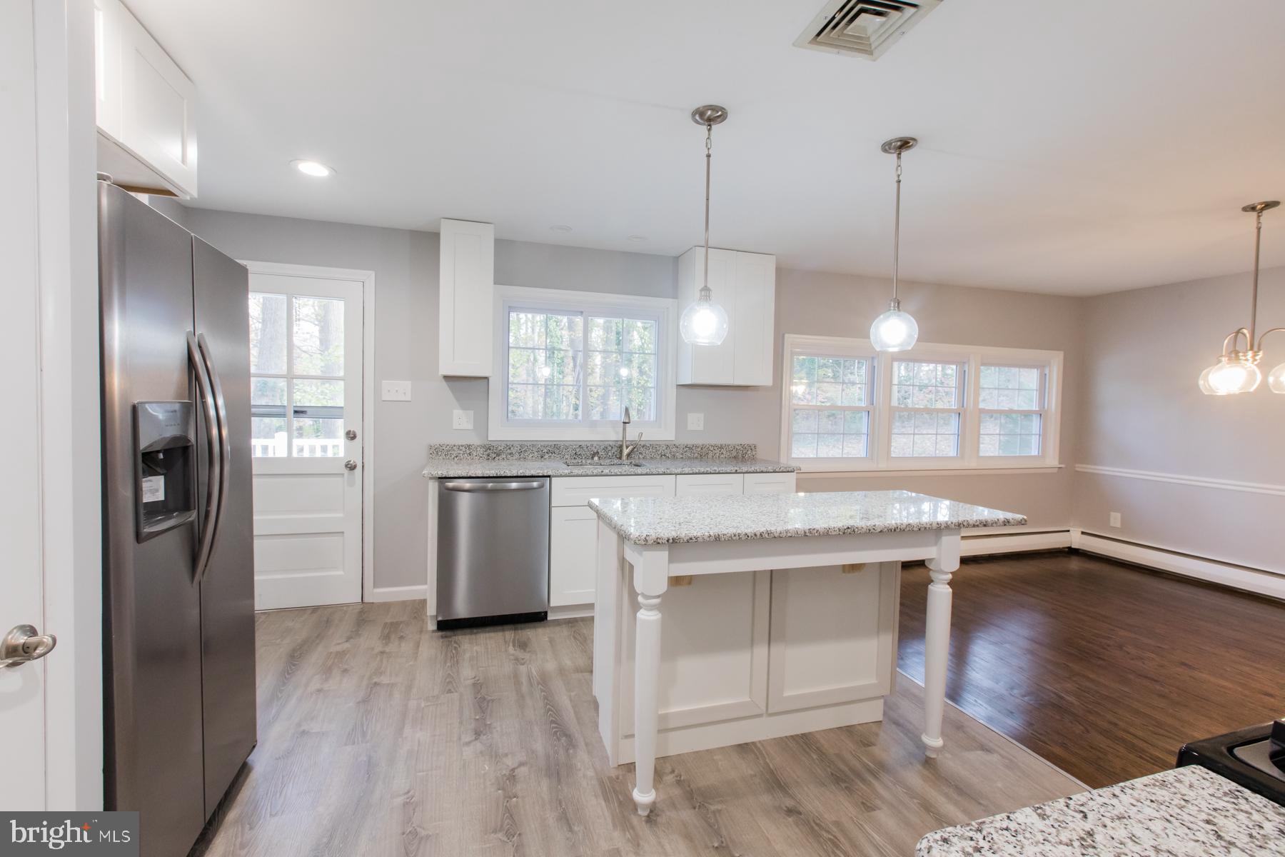 242 Fox Road Media, PA 19063 - Photo 5 of 32