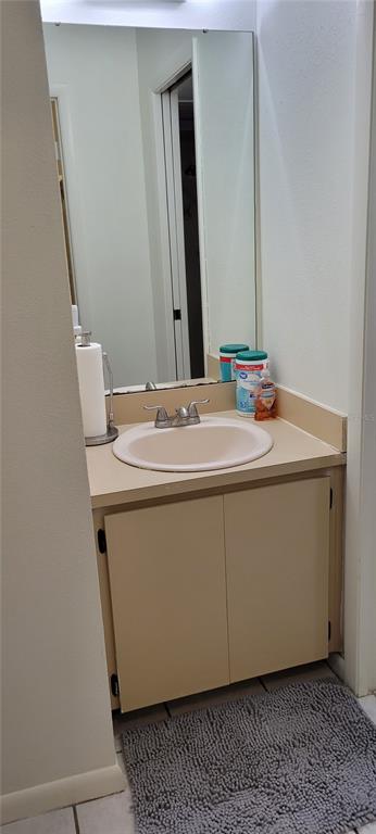 2218 Abbey Road Southwest Winter Haven, FL 33880 - Photo 22 of 31 a utility room with a sink