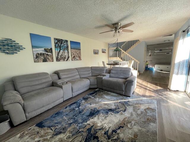 1424 14th Court Jupiter, FL 33477 - Photo 8 of 29 IMG_1432