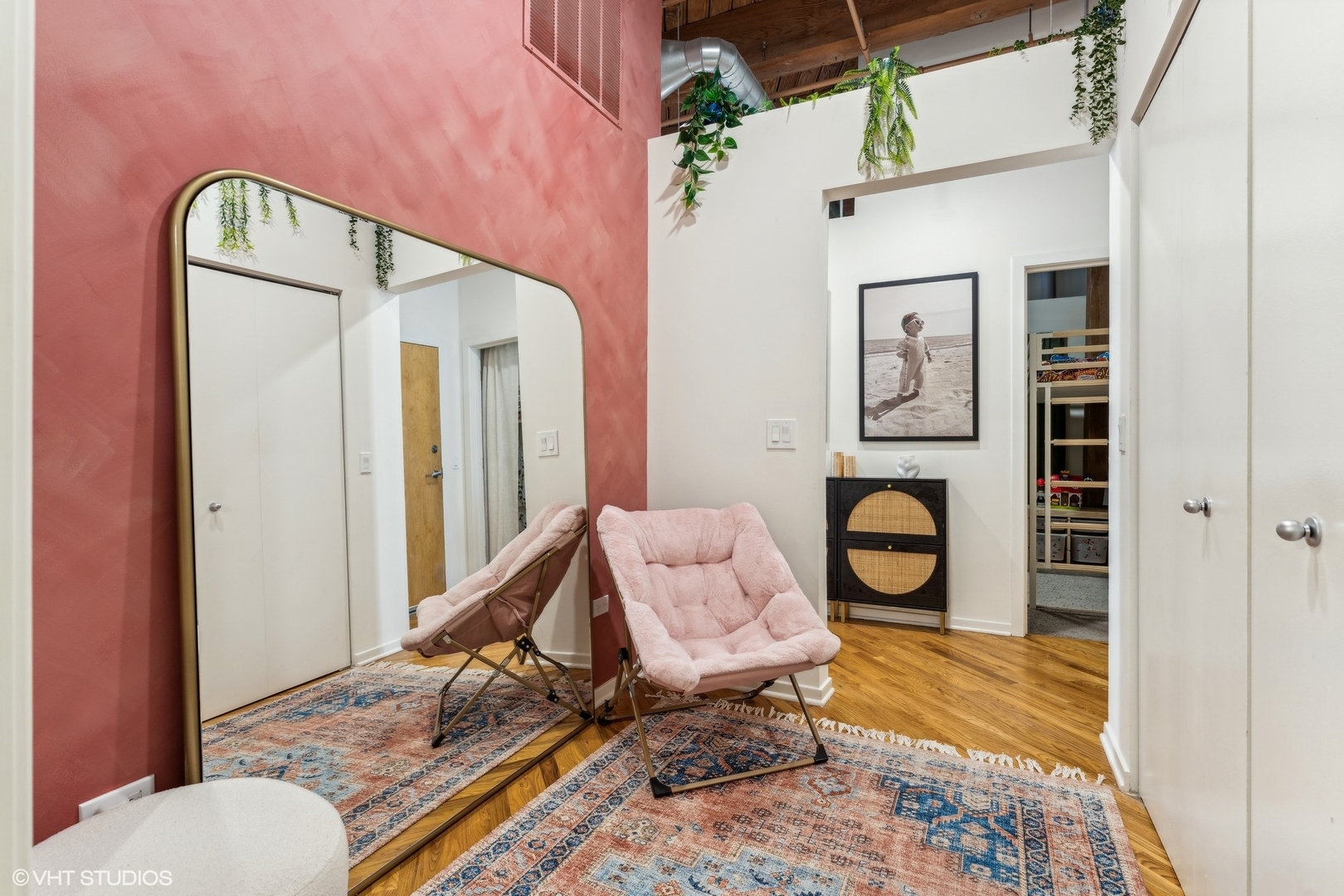 1040 West Adams Street, Unit 308 Chicago, IL 60607 - Photo 12 of 40 a living room with furniture